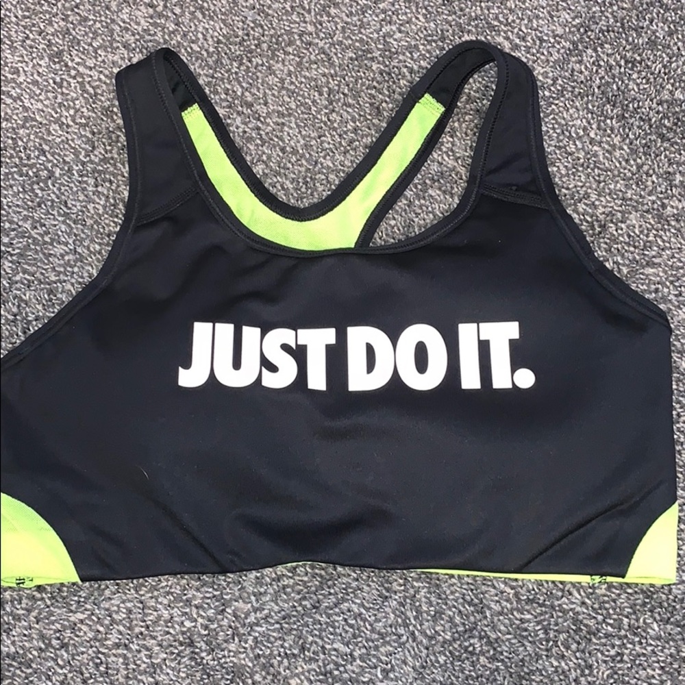 sports bra